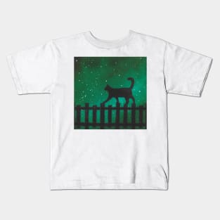 Cat on the fence Kids T-Shirt